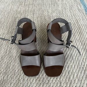 Boemos leather shoes.